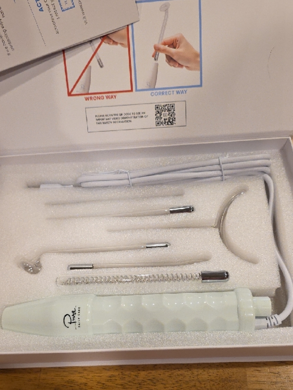 Pure NuDerma Clinical Neon + Argon Skin Therapy Wand - White - Picture 3 of 5